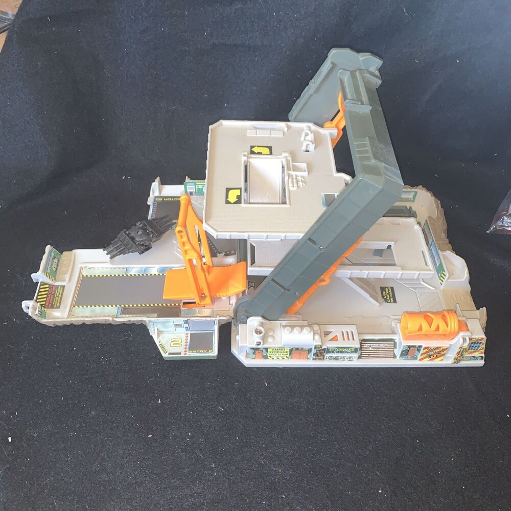 1996 Micro Machines Phoenix Substation Double Take Playset Incomplete